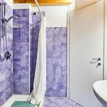 705 By Interhome